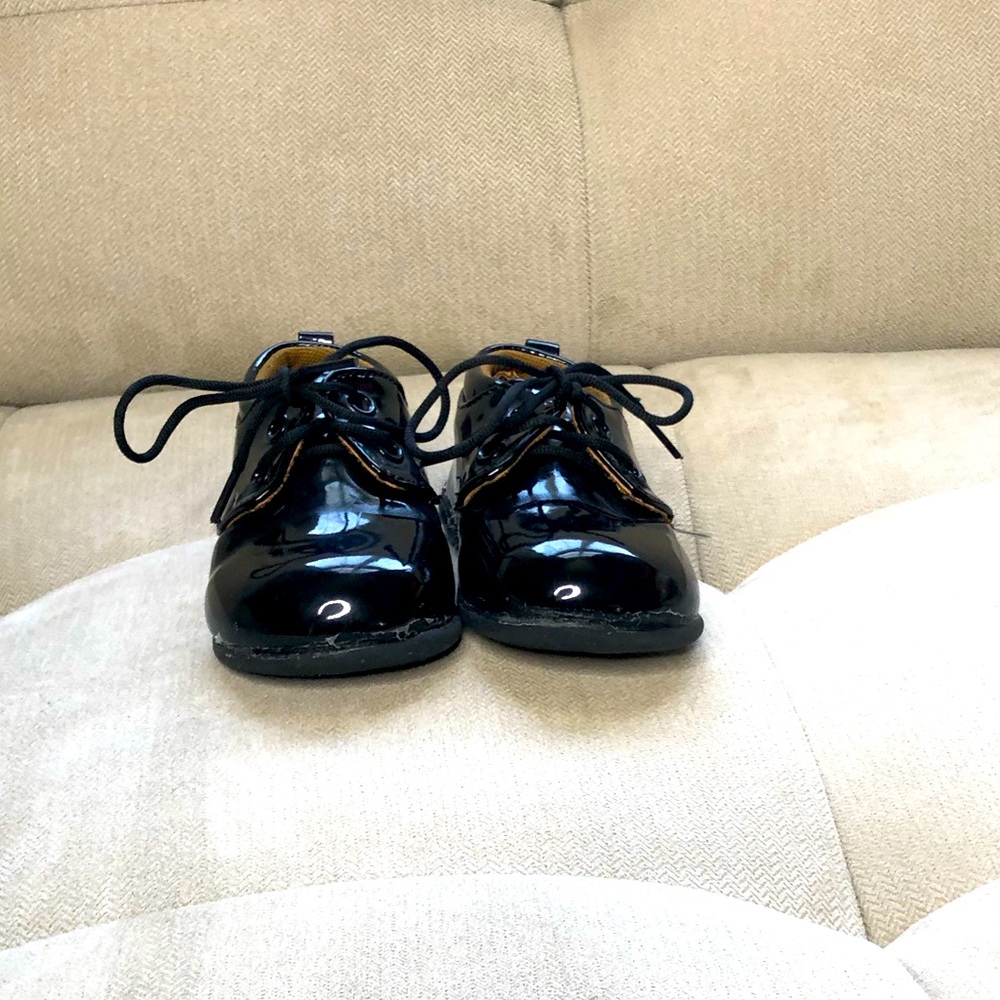 Boy’s Patent Leather Black Dress Shoes (Tender Toes Size 5)
